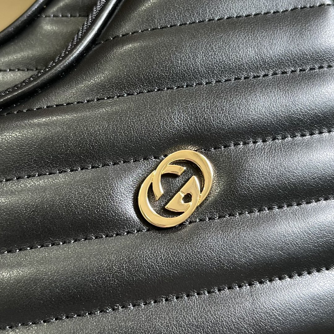 Gucci Women GG Interlocking G Mini Heart Shoulder Bag Black Diagonal Matelassé Leather (10)