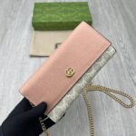Gucci Women GG Marmont Chain Wallet Beige White GG Supreme Canvas Pink Leather - Imagen 3