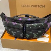 Louis Vuitton LV Unisex Comet Bumbag Black Borealis Calf Leather Cowhide Double Zip (9)