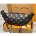 Louis Vuitton LV Unisex Comet Bumbag Black Borealis Calf Leather Cowhide Double Zip - Image 6