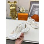 Louis Vuitton LV Unisex Run 55 Sneaker Beige Monogram Denim Lifted Rubber Outsole - immagine 8
