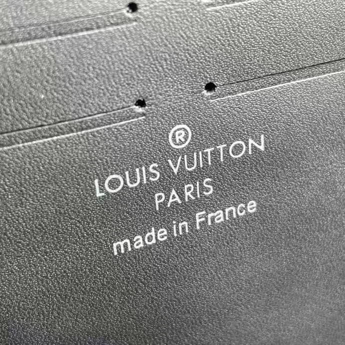 Louis Vuitton LV Unisex Soft Trunk Wearable Wallet Black Charcoal Cowhide Leather (6)