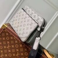 Louis Vuitton LV Unisex Trio Messenger Anthracite Gray Calf Leather Cowhide (2)