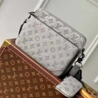 Louis Vuitton LV Unisex Trio Messenger Anthracite Gray Calf Leather Cowhide (2)