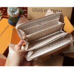 Louis Vuitton LV Unisex Zippy Wallet Beige Monogram Coated Canvas Zip Closure - Imagen 7