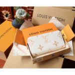 Louis Vuitton LV Unisex Zippy Wallet Beige Monogram Coated Canvas Zip Closure - Imagen 4