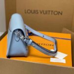 Louis Vuitton LV Women Buci Crossbody Cloud Blue Epi Grained Cowhide Leather – Bild 7
