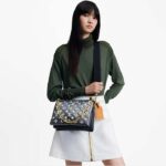 Louis Vuitton LV Women Coussin PM Handbag Blue Lambskin Cowhide Leather Zip Closure - Bild 13