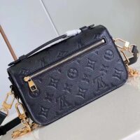 Louis Vuitton LV Women Pochette Métis East West Bag Black Grained Cowhide Leather (10)