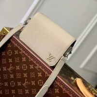 Louis Vuitton Unisex Fastline Wearable Wallet Sage Cowhide Leather Textile Lining (7)