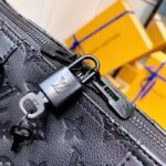 Louis Vuitton Unisex LV Keepall Bandoulière 50 Black Taurillon Monogram Cowhide Leather - immagine 10