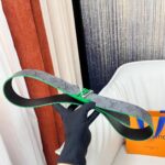 Louis Vuitton Unisex LV Line 40 MM Reversible Belt Green Monogram Eclipse Reverse Coated Canvas – Bild 6