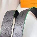 Louis Vuitton Unisex LV Line 40 MM Reversible Belt Green Monogram Eclipse Reverse Coated Canvas – Bild 7