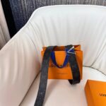 Louis Vuitton Unisex LV Line 40mm Reversible Belt Blue Monogram Eclipse Noir Coated Canvas - Imagen 4