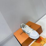 Louis Vuitton Unisex Trainer Sneaker Green Strass Rubber Outsole LV Initials Monogram Flowers – Bild 3