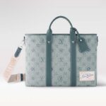 Bolso de fin de semana unisex Louis Vuitton con monograma MM de lona vaquera lavada y revestida de piel de vaca