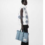 Louis Vuitton Unisex Weekend Tote NM Monogram Washed Denim Coated Canvas Cowhide Leather - Imagen 12