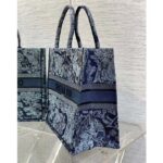 Dior Unisex CD Medium Book Tote Denim Blue Toile De Jouy Embroidery - immagine 4