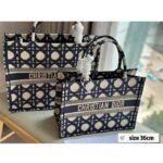 Dior Unisex CD Medium Dior Book Tote Beige Blue Macrocannage Embroidery - immagine 3