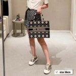 Dior Unisex CD Medium Dior Book Tote Beige Blue Macrocannage Embroidery - immagine 12