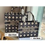 Dior Unisex CD Medium Dior Book Tote Beige Blue Macrocannage Embroidery - immagine 5