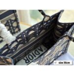 Dior Unisex CD Medium Dior Book Tote Beige Blue Macrocannage Embroidery - immagine 9