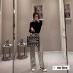 Dior Unisex CD Medium Dior Book Tote Beige Blue Macrocannage Embroidery - immagine 11