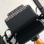 Dior Unisex CD Saddle Backpack Beige Black Dior Oblique Jacquard Black Grained Calfskin - Imagen 5