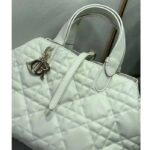 Dior Women CD Medium Dior Toujours Bag Latte Macrocannage Calfskin - immagine 9