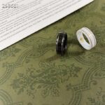 Gucci Unisex Icon Ring Yellow Gold Interlocking G 18k Yellow Gold Black Synthetic Corundum - Imagen 6