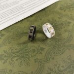 Gucci Unisex Icon Ring Yellow Gold Interlocking G 18k Yellow Gold Black Synthetic Corundum - Imagen 2