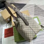 Gucci Unisex Jackie 1961 Small Shoulder Bag Beige Ebony GG Supreme Piston Closure - Image 5