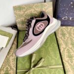 Gucci Unisex Run Sneaker Lilac Black Suede Interlocking G Bi-Color Rubbe Low Heel - Imagen 7