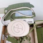 Gucci Women GG Blondie Mini Shoulder Bag White Leather Round Interlocking G Patch - immagine 2