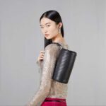 Gucci Women GG Blondie Small Shoulder Bag Round Interlocking G Black Leather - Imagen 11