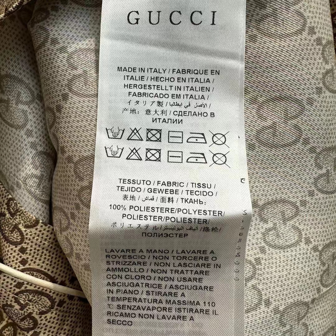 Gucci Women GG Supreme Print Beige Ebony Silk Piped Notch Collar Long Sleeves (12)