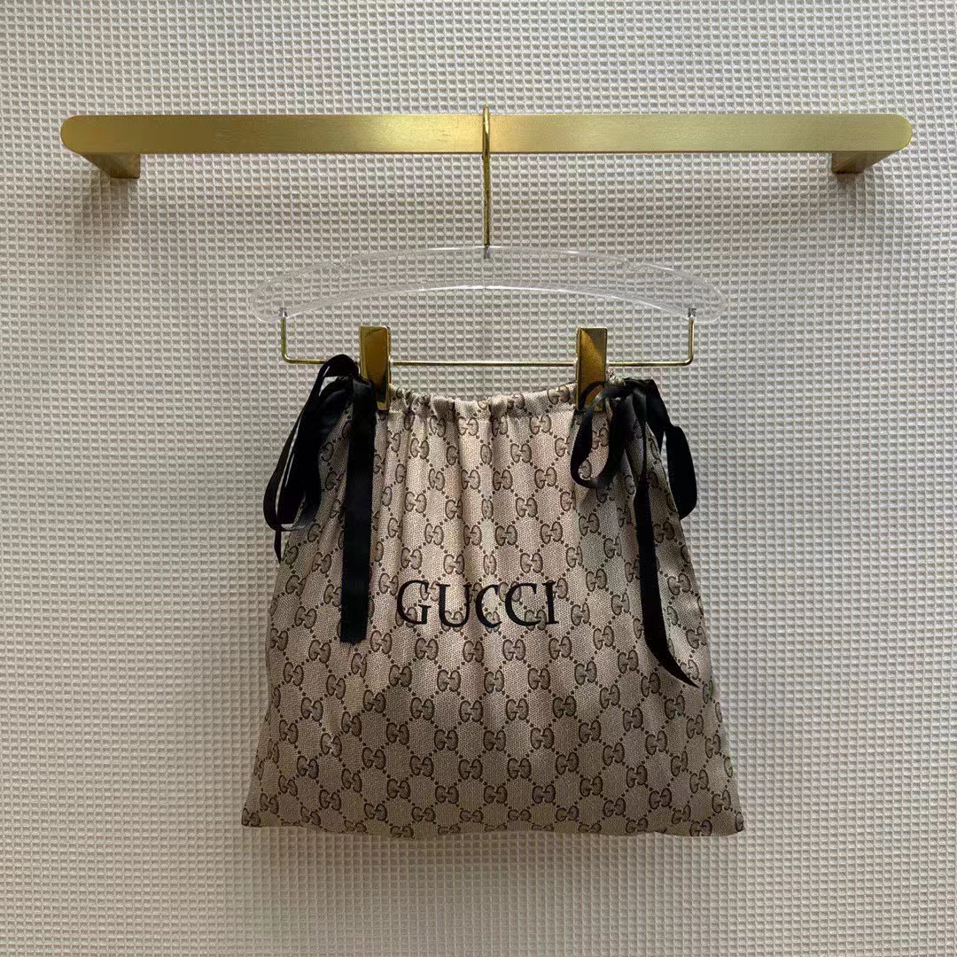 Gucci Women GG Supreme Print Beige Ebony Silk Piped Notch Collar Long Sleeves (2)