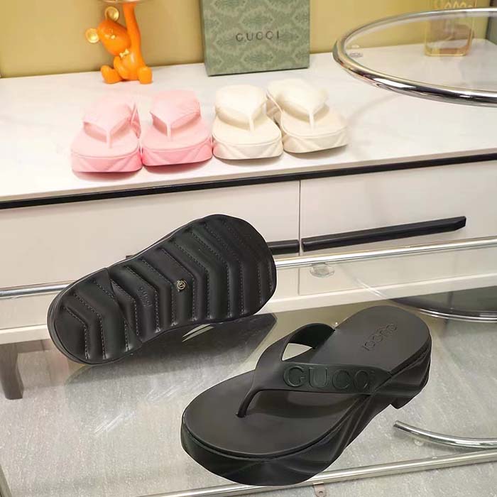 Gucci Women GG Thong Platform Slide Sandal Black Rubber Mid 5 CM Heel (6)