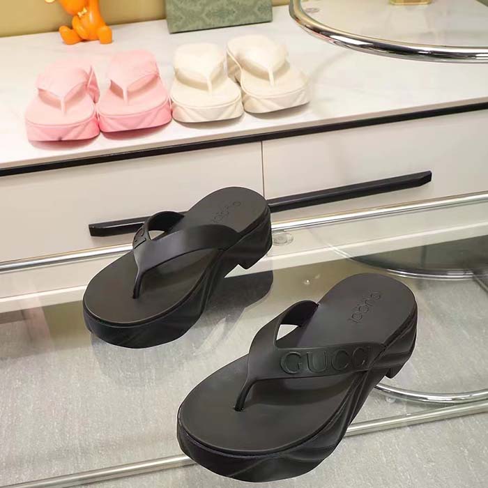 Gucci Women GG Thong Platform Slide Sandal Black Rubber Mid 5 CM Heel (8)