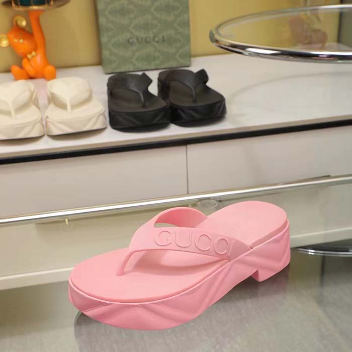 Gucci Women GG Thong Platform Slide Sandal Pink Rubber Mid 5 CM Heel (3)