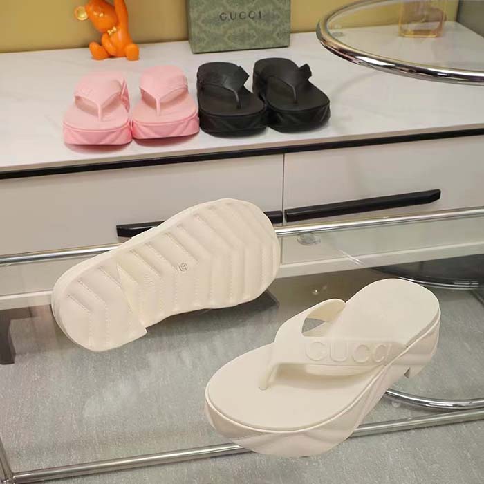 Gucci Women GG Thong Platform Slide Sandal White Rubber Mid 5 CM Heel (2)