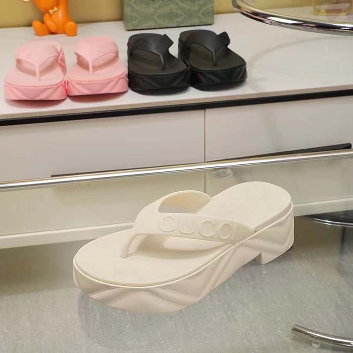 Gucci Women GG Thong Platform Slide Sandal White Rubber Mid 5 CM Heel (3)