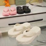 Gucci Women GG Thong Platform Slide Sandal White Rubber Mid 5 CM Heel - Bild 7