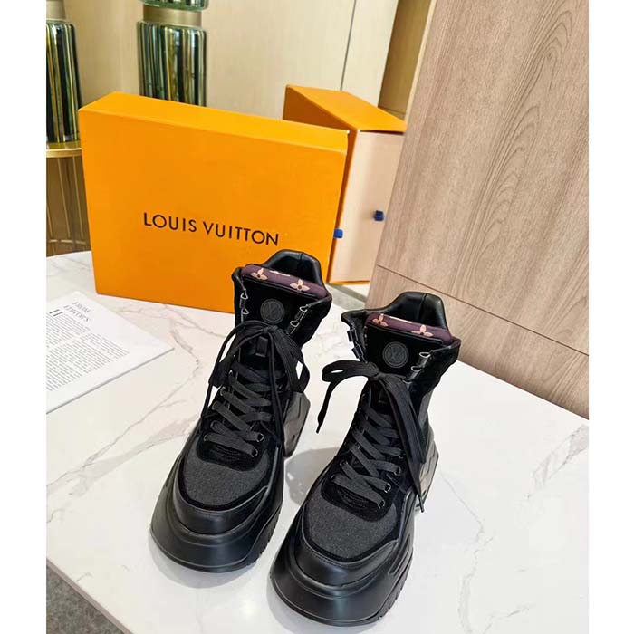 Louis Vuitton LV Unisex LV Archlight 2.0 Platform Ankle Boot Khaki Green Suede Calf Leather (3)
