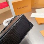 Louis Vuitton LV Unisex Mini Soft Trunk Bag Black Interior Flat External Zipped Pocket – Bild 9