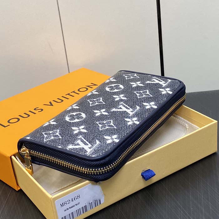 Louis Vuitton LV Unisex Zippy Wallet Blue Monogram Coated Canvas Cowhide Leather (7)