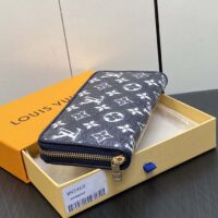 Louis Vuitton LV Unisex Zippy Wallet Blue Monogram Coated Canvas Cowhide Leather (1)