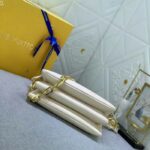 Louis Vuitton LV Women Coussin PM Handbag Crème Beige Lambskin Cowhide Leather - immagine 5