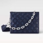 Bolso Louis Vuitton LV Coussin PM para mujer, monograma azul marino en relieve, piel de cordero abullonada y piel de becerro