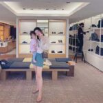 Louis Vuitton LV Women Neverfull BB Beige Monogram Coated Canvas Natural Cowhide Leather - Imagen 12